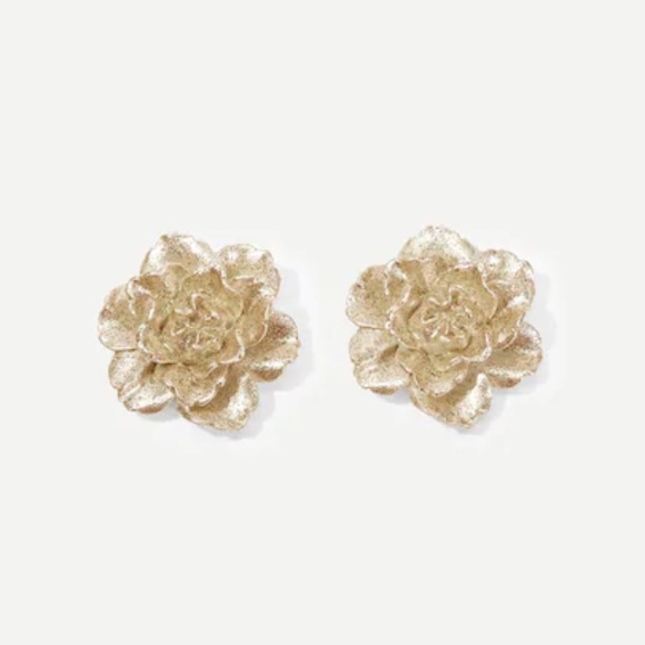 BRAND NEW BEAUTIFUL GOLD FLOWER STUDS - Picture 2 of 3
